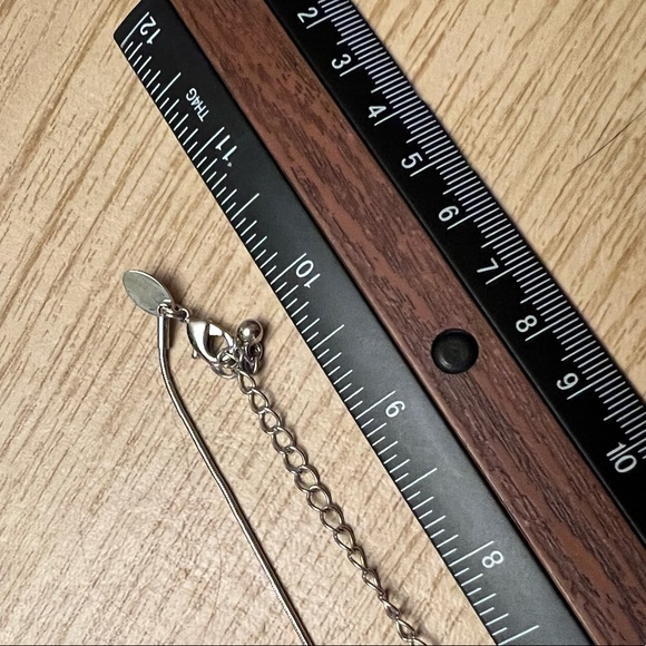 Lia Sophia Silver Necklace - Picture 5 of 6